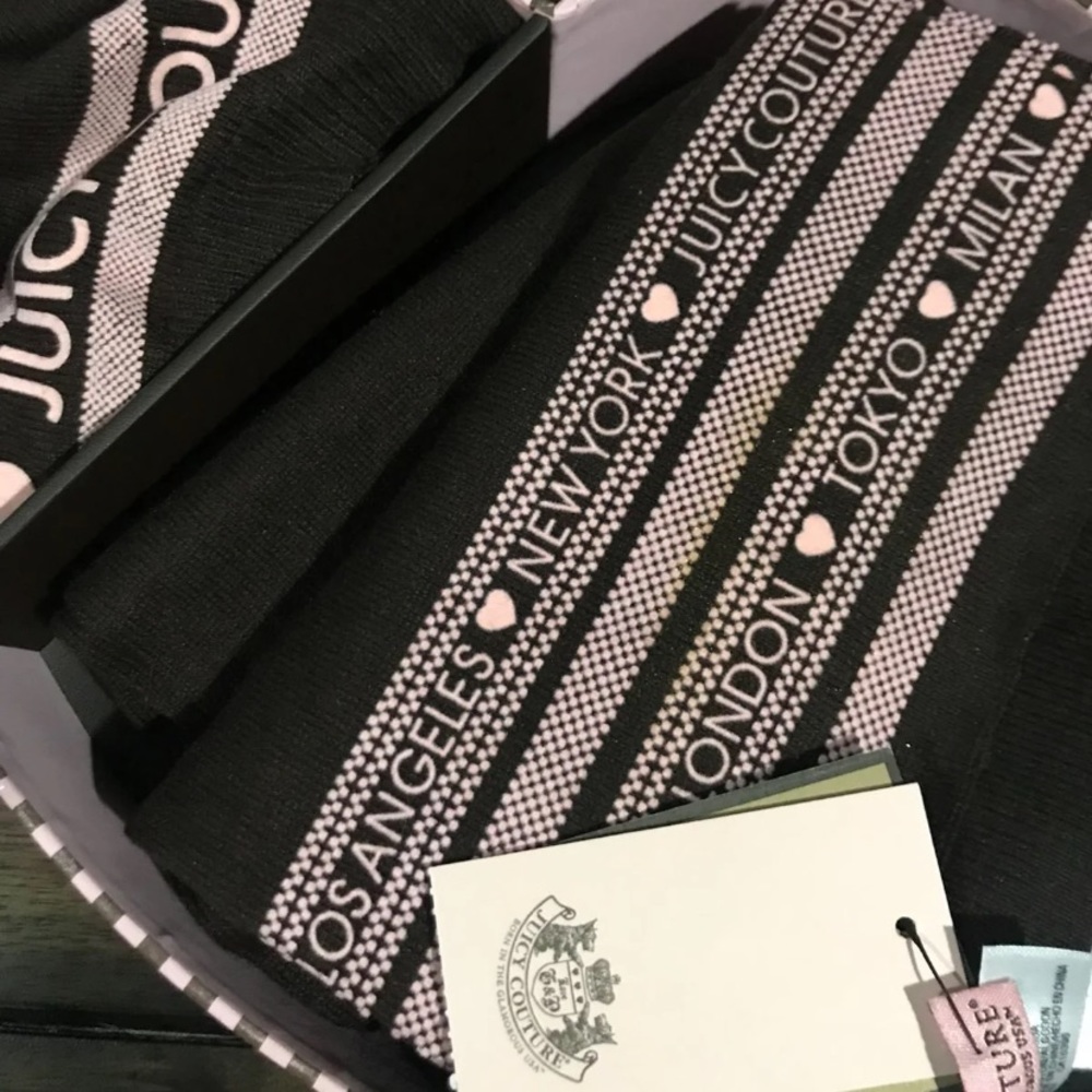 Juicy Couture hat/scarf box set